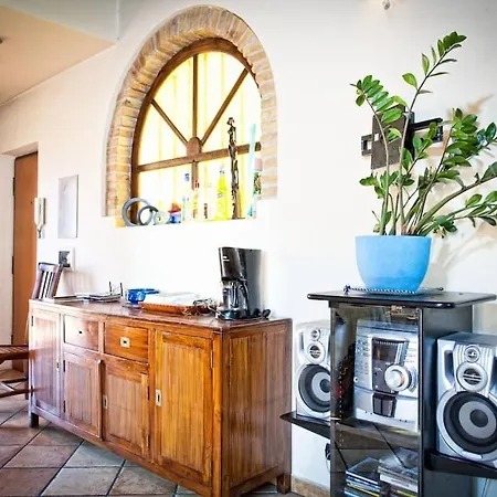 Laura's Brother - Close To St. John's Basilica Apartment *